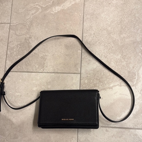 Michael Kors Handbags - Michael Kors Black Crossbody Bag